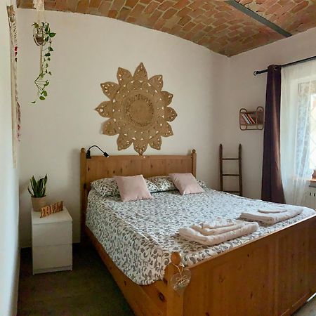 La Casa Rosa Lägenhet Piobesi d'Alba Exteriör bild